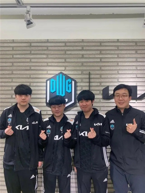 体育2023年03月08日《体育新闻》完整版