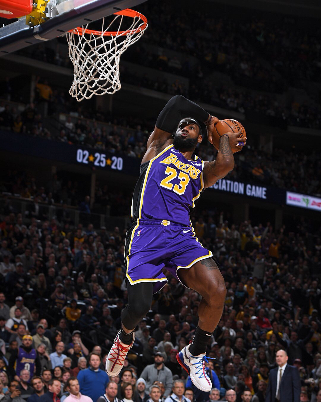 死抱三中卫 死抱三中卫